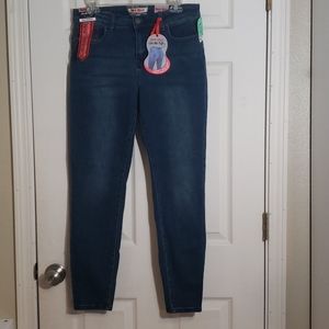 Hot Kiss jeans NWT